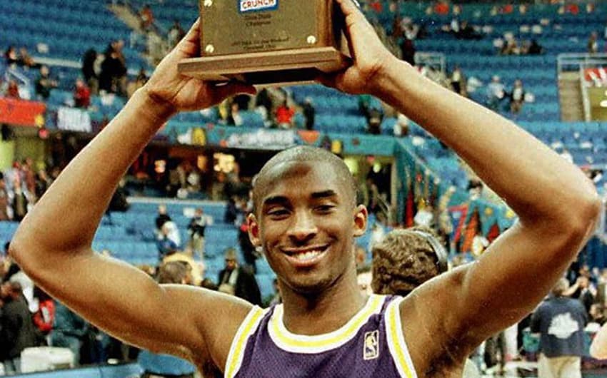 Após 20 temporadas, Kobe Bryant encerra carreira vitoriosa na NBA (Foto: AFP / JEFF HAYNES)