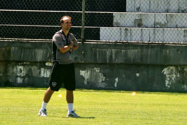 Maurício Souza, treinador do time sub-20 do Botafogo
