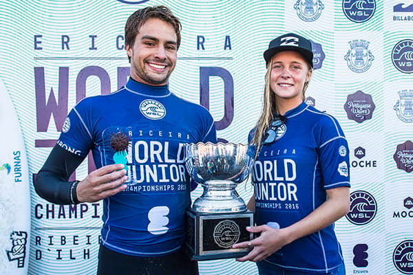 Lucas Silveira e Isabella Nichols foram os dois campeões mundiais júnior (Foto: WSL/Divulgação)