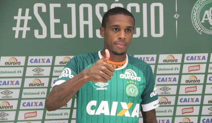 Marcelo assinou com a Chapecoense por uma temporada (Foto: Cleberson Silva/Chapecoense)
