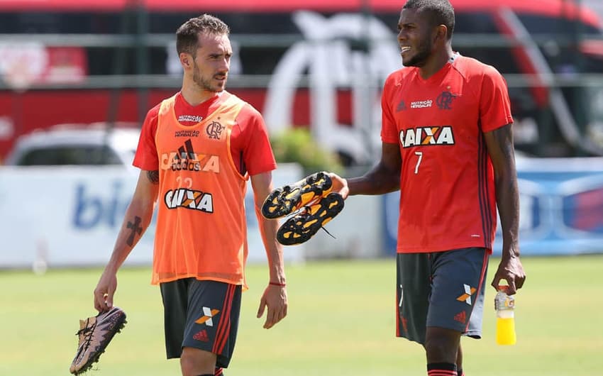 Mancuello e Marcelo Cirino - Treino do Flamengo