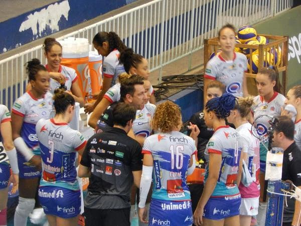 Equipe do Concilig/Vôlei Bauru durante partida pela Superliga 2015/16 (Divulgação/Bauru)