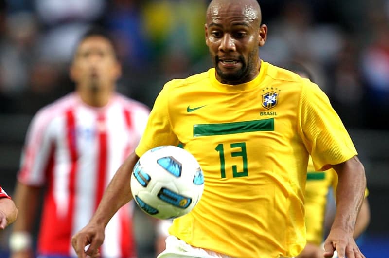 Conhecido pelo vigor físico, Maicon disputou duas Copas do Mundo pela Seleção Brasileira