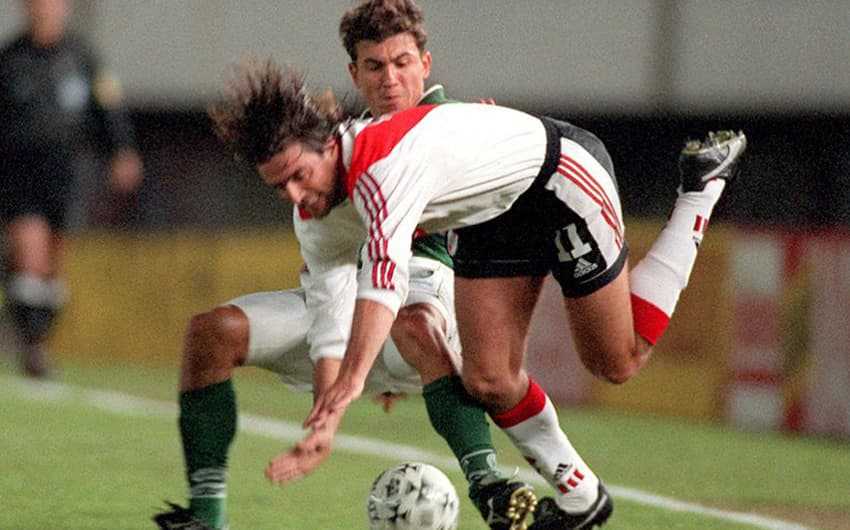Na campanha do título de 99, o Palmeiras pegou o River na semifinal