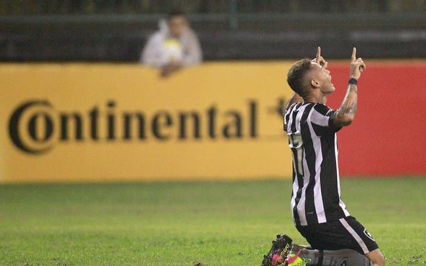 Veja imagens de Botafogo x Juazeirense