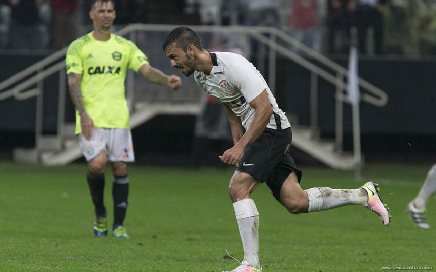 Corinthians lidera o Brasileirão com 13 pontos&nbsp;
