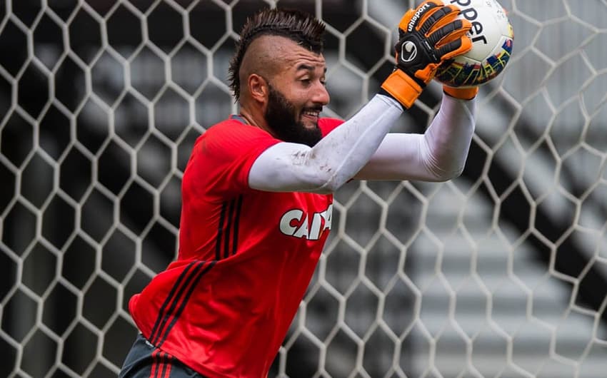 Veja as opções disponíveis no elenco do Flamengo; Alex Muralha - goleiro