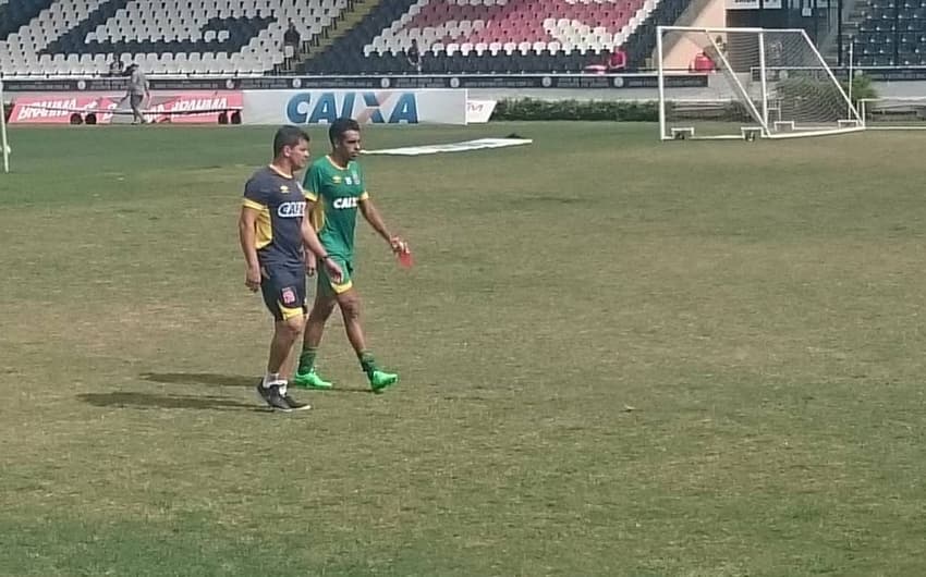 Junior Dutra fez primeiro treinamento no Vasco nesta segunda-feira (Foto: David Nascimento/LANCE!Press)