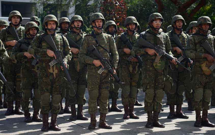 Apresentação de tropas do exército que atuarão nos Jogos Olímpicos Rio-2016