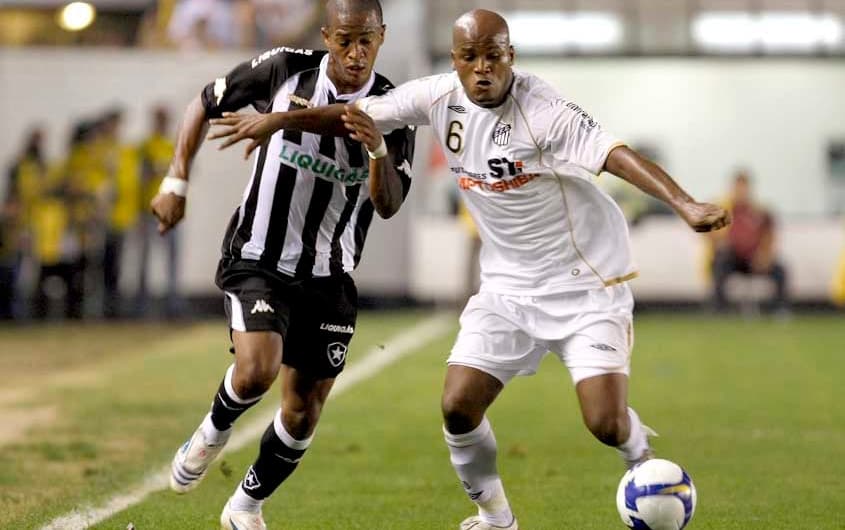 Cuca, na época no Santos, e Botafogo se enfrentaram pela primeira vez em 13 de julho de 2008, no empate por 2 a 2