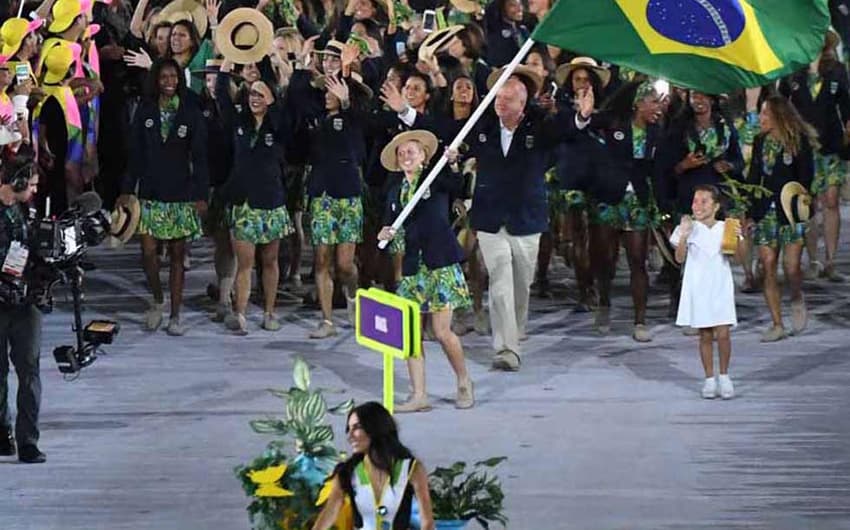 Lea porta bandeira - Brasil