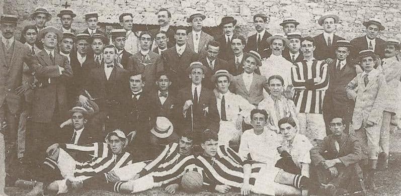 Em 12 de agosto de 1904, o Botafogo começa a engatinhar no futebol
