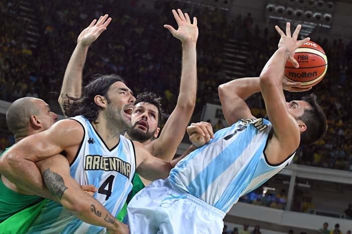 Em jogaço com duas prorrogações, Brasil perdeu para a Argentina e se complicou no basquete