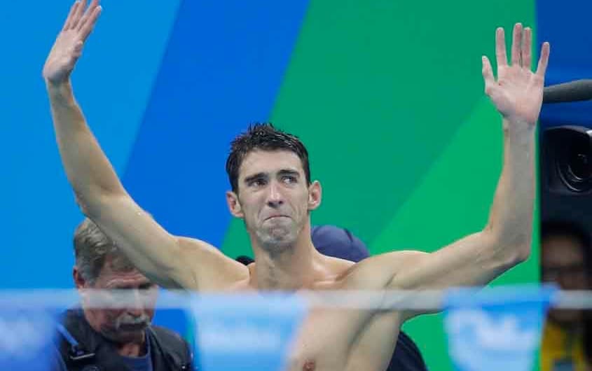 Michael Phelps festeja a medalha nos 4x100m medley&nbsp;