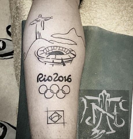 Gabigol tatua símbolo do Rio-2016, Maracanã e o Cristo Redentor