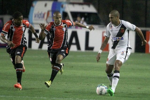 Júnior Dutra marcou um gol na vitória por 2 a 0 do Vasco sobre o Joinville
