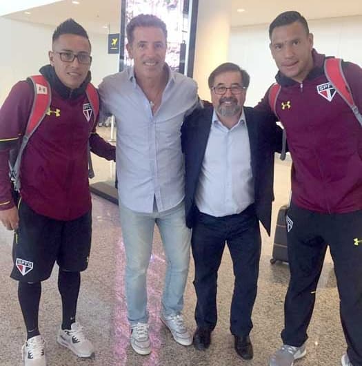 Careca com jogadores do São Paulo e o Marco Aurélio Cunha.
