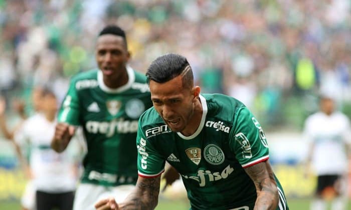 Leandro Pereira fez o primeiro gol do Verdão no jogo&nbsp;