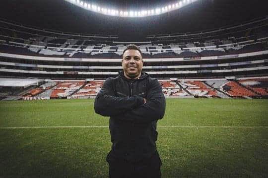 Ronaldo Fenômeno no Azteca, onde nunca jogou