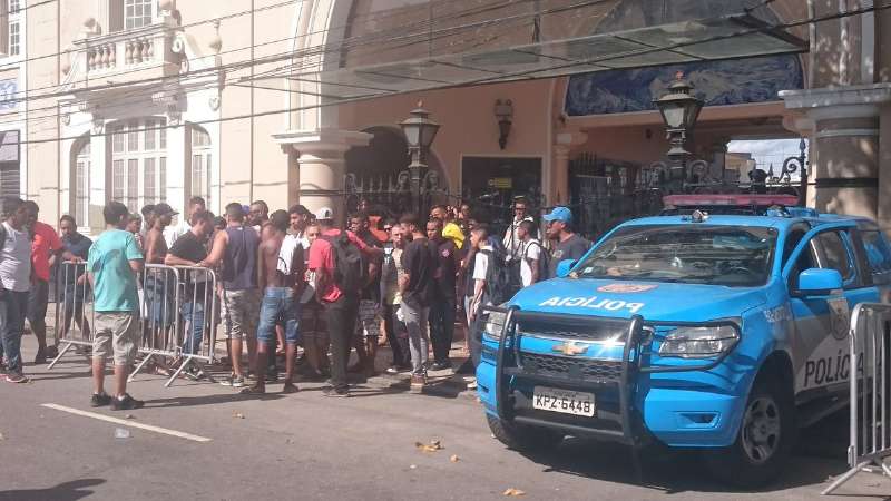 Confira a seguir imagens do protesto da torcida do &nbsp;Vasco