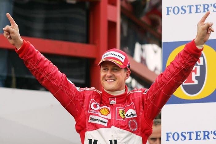Michael Schumacher é o maior vencedor da história da Fórmula 1, com sete títulos: 94, 95, 2000, 01, 02, 03 e 04