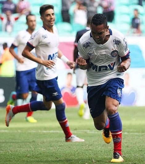 Edigar Junio comemora um de seus 15 gols na temporada pelo Bahia