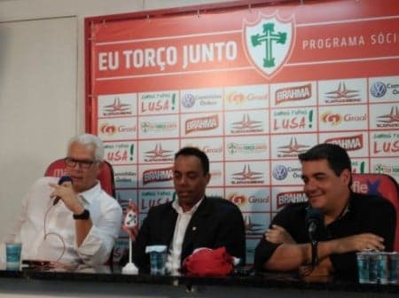 Leão e Tuca Guimarães foram apresentados pelo presidente Alexandre de Barros (foto: Olga Bagatini)