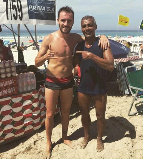 Mancuello e Romário treinam na praia