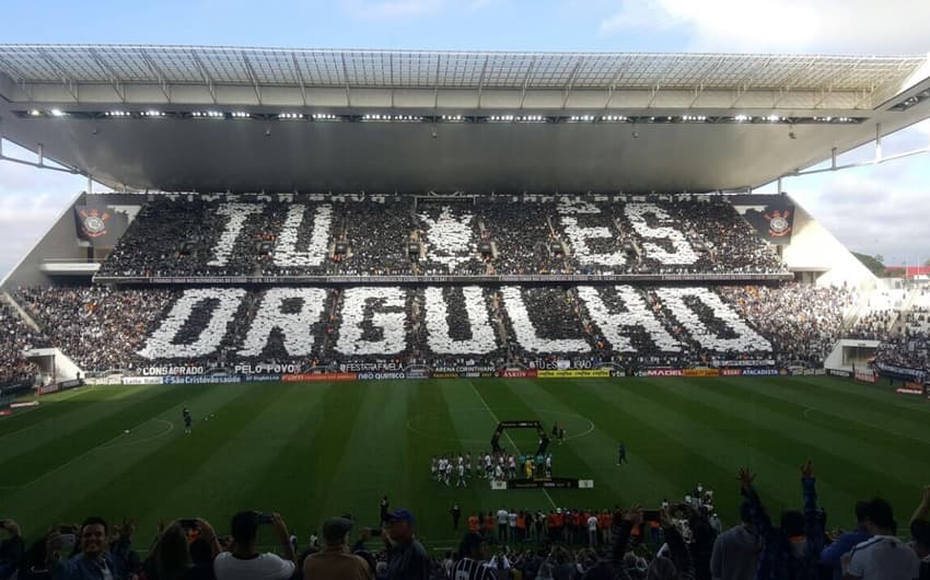 Mosaico do Corinthians com a frase 'Tu és orgulho'