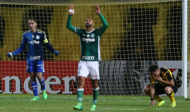 Peñarol 2x3 Palmeiras - Felipe Melo e Prass ao apito final
