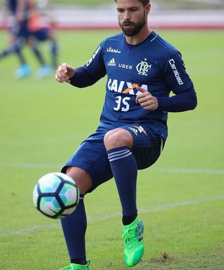 Diego em treino do Flamengo