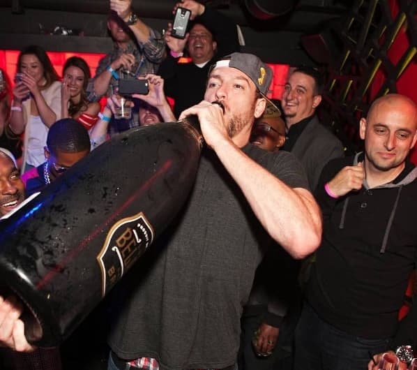 Warriors gasta R$500 mil em champanhe na festa do título