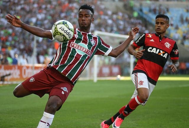 Orejuela em ação contra o Flamengo