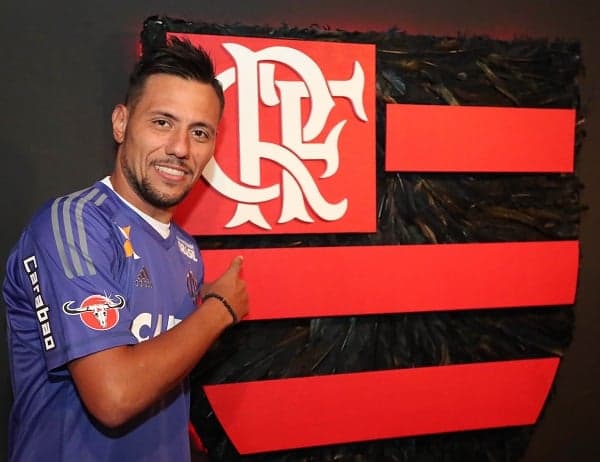 Diego Alves - Clube: Flamengo - Idade: 32 anos - Valor de mercado: 5 milhões de euros