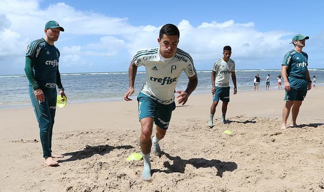Treino do Palmeiras na praia