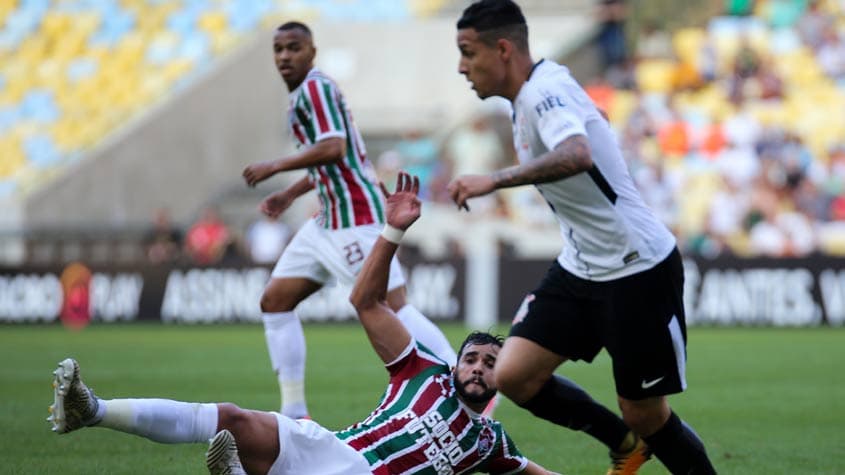 O Corinthians segurou a pressão do Fluminense e venceu por 1 a 0, no Maracanã. Veja uma galeria de fotos a seguir