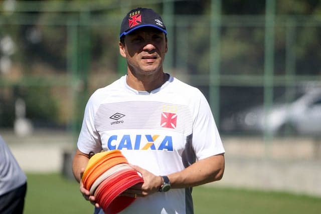 Zé Ricardo vai fazer sua estreia no Vasco neste sábado, em São Januário. Técnico pode fazer mudanças na equipe titular