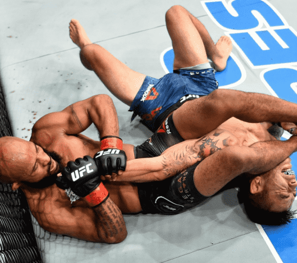 UFC 216: Demetrious Johnson finalizou Ray Borg com uma chave de braço