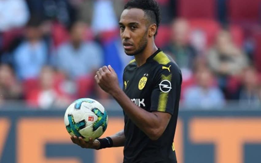 O atacante Pierre-Emerick Aubameyang, de 28 anos, terá que ver a Copa pela TV. A estrela do Borussia Dortmund não conseguiu classificar o Gabão