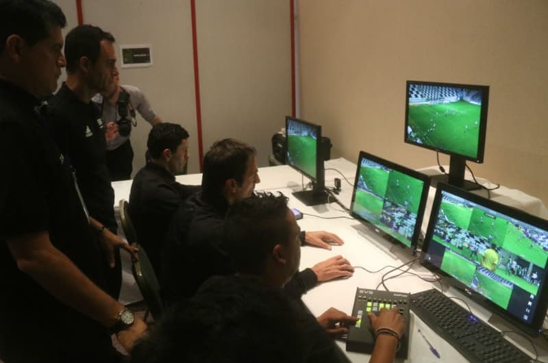 Conmebol testará o árbitro de vídeo nas semifinais e finais das Copas Libertadores e Sul-Americana