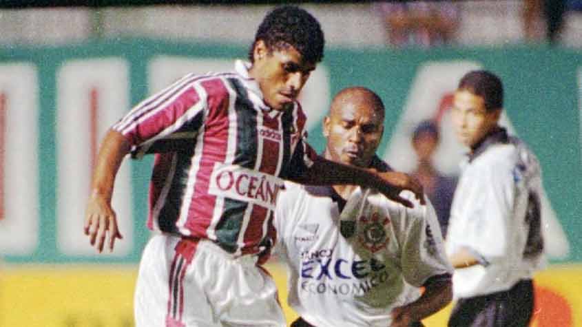 O Fluminense viveu um momento catastrófico no fim da década de 90. O Tricolor foi rebaixado para segunda divisão em 1997, ano em que o LANCE! começou a circular nas bancas.
