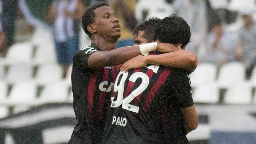 Botafogo 0 x 1 Atlético-PR