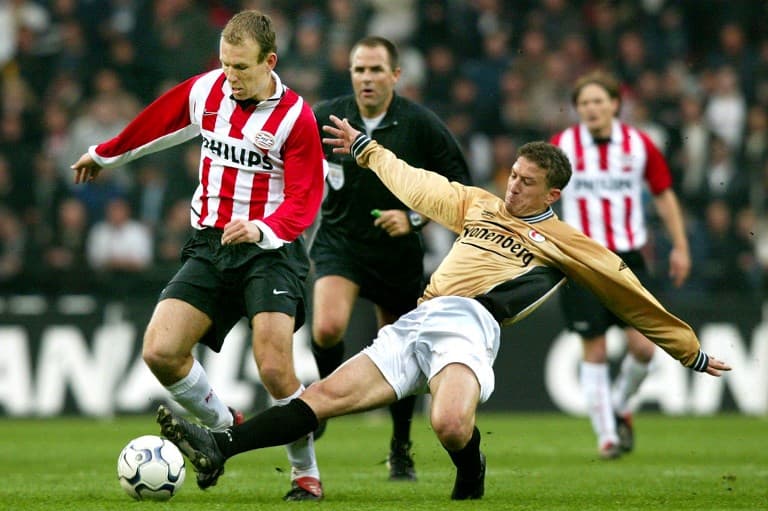 Robben surgiu para o futebol no pequeno Groningen com apenas 17 anos, em 2000, mas em 2002 já havia sido contratado pelo PSV Eindhoven