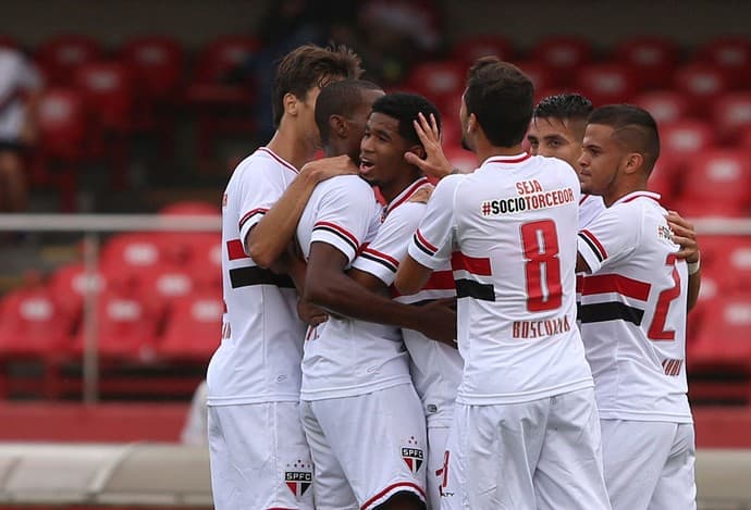 Última sequência de quatro vitória terminou com São Paulo 3 x 0 Marília, em 22/3/2015