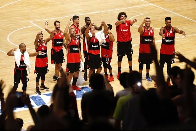 Flamengo vence Minas
