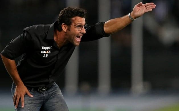 Alberto Valentim e as opções de volantes no Botafogo: confira a seguir