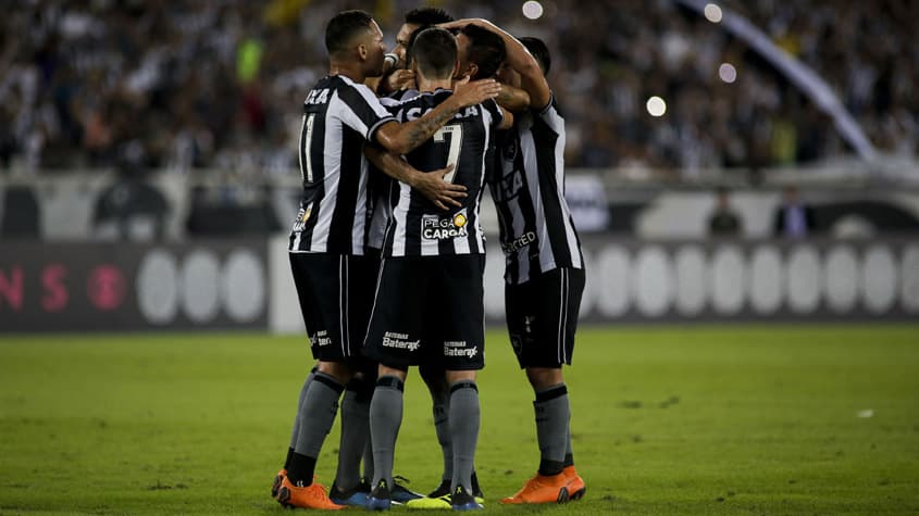 Imagens de Botafogo 2 x 0 Atlético-PR
