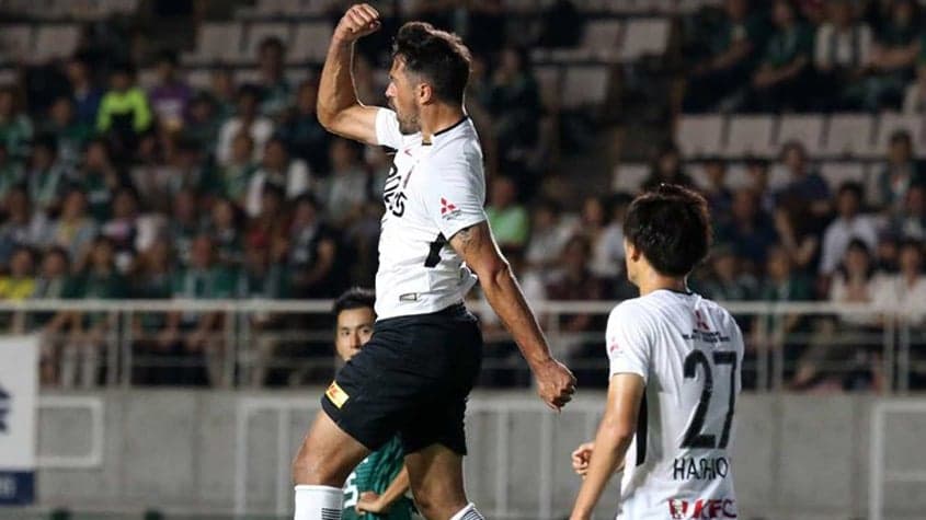 Zagueiro brasileiro marca duas vezes e classifica Urawa Reds na Copa do Imperador do Japão