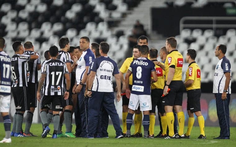 Confusão Botafogo x Santos