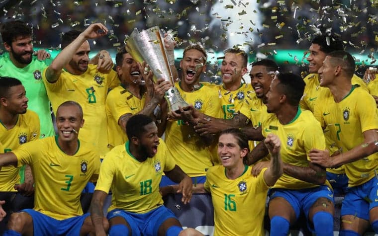 O técnico Tite completou recentemente dois anos no comando da Seleção Brasileira. Nesses dois anos, muitos jogadores foram convocados e marcaram gols com a camisa amarelinha. Neymar lidera o ranking que conta até com a dupla de zaga titular da Copa do Mundo. Confira!